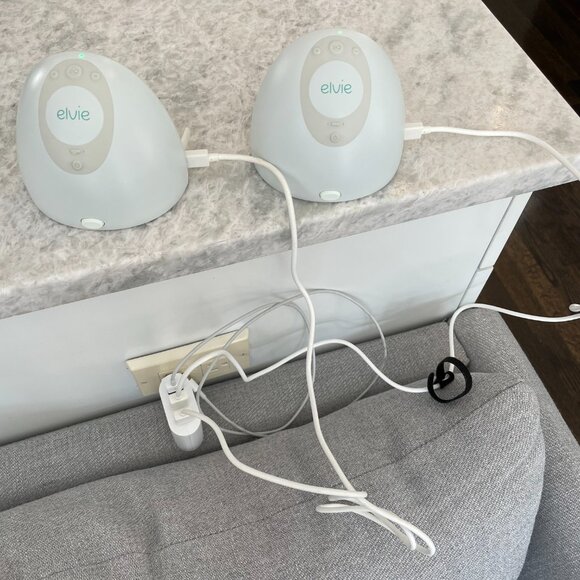 *Great Condition* Elvie Pump (Double Wearable Breast Pumps) + Extra Accessories - Picture 8 of 9